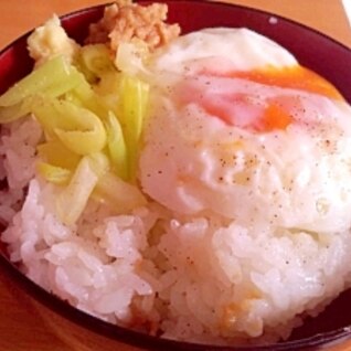 目玉焼きのっけ丼